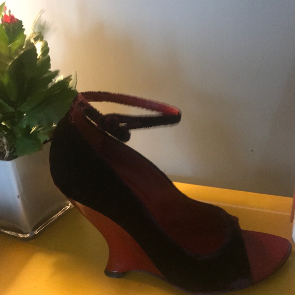 NEW Yves Saint Laurent wedge open toe shoes